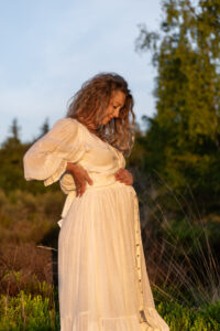 Zwangerschapshoot zonsondergang Heide Leesten- Fotograaf Tilburg- JJ Love Fotografie