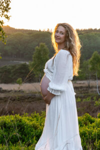 Zwangerschapshoot Heide Leesten- Fotograaf Tilburg- JJ Love Fotografie