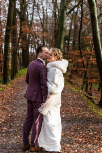 Trouwen in kerstsferen bij kasteel Maurick Vugt- JJ Love Fotografe- Trouwfotograaf Tilburg