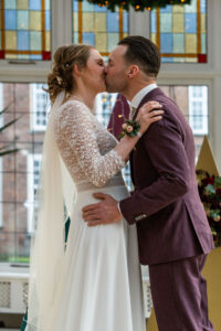 Trouwen in kerstsferen bij kasteel Maurick Vugt- JJ Love Fotografe- Trouwfotograaf Tilburg
