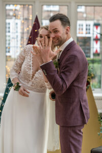 Trouwen in kerstsferen bij kasteel Maurick Vugt- JJ Love Fotografe- Trouwfotograaf Tilburg