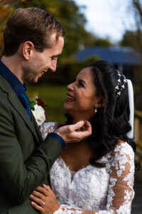 Trouwen in de herfst bij de Heische Hoeve in Loosbroek- Trouwfotograaf Tilburg- JJ Love Fotografie
