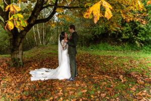 Trouwen in de herfst bij de Heische Hoeve in Loosbroek- Trouwfotograaf Tilburg- JJ Love Fotografie