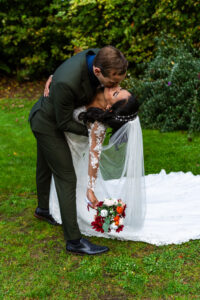 Trouwen in de herfst bij de Heische Hoeve in Loosbroek- Trouwfotograaf Tilburg- JJ Love Fotografie