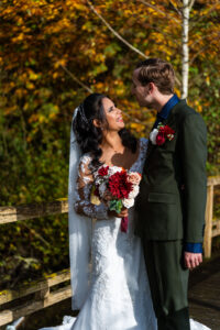 Trouwen in de herfst bij de Heische Hoeve in Loosbroek- Trouwfotograaf Tilburg- JJ Love Fotografie