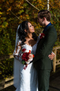 Trouwen in de herfst bij de Heische Hoeve in Loosbroek- Trouwfotograaf Tilburg- JJ Love Fotografie